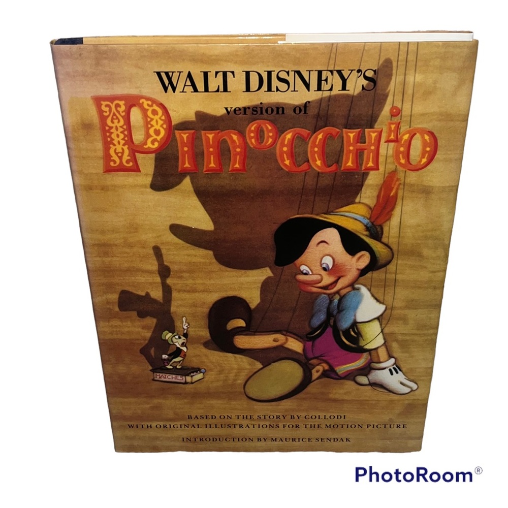 Walt Disney’s Pinocchio storybook hardback black and white illustrations